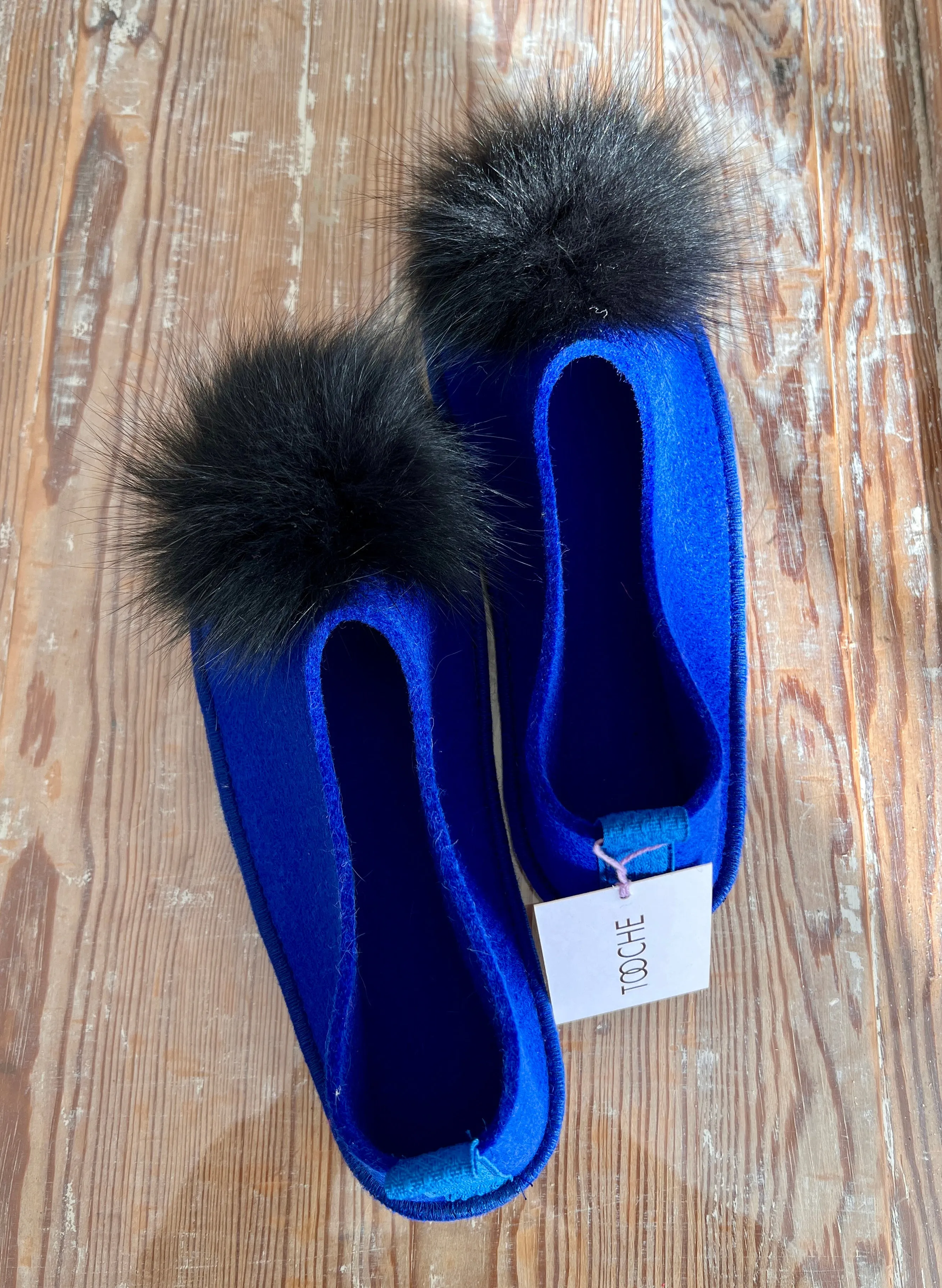 BLUE BLACK slippers