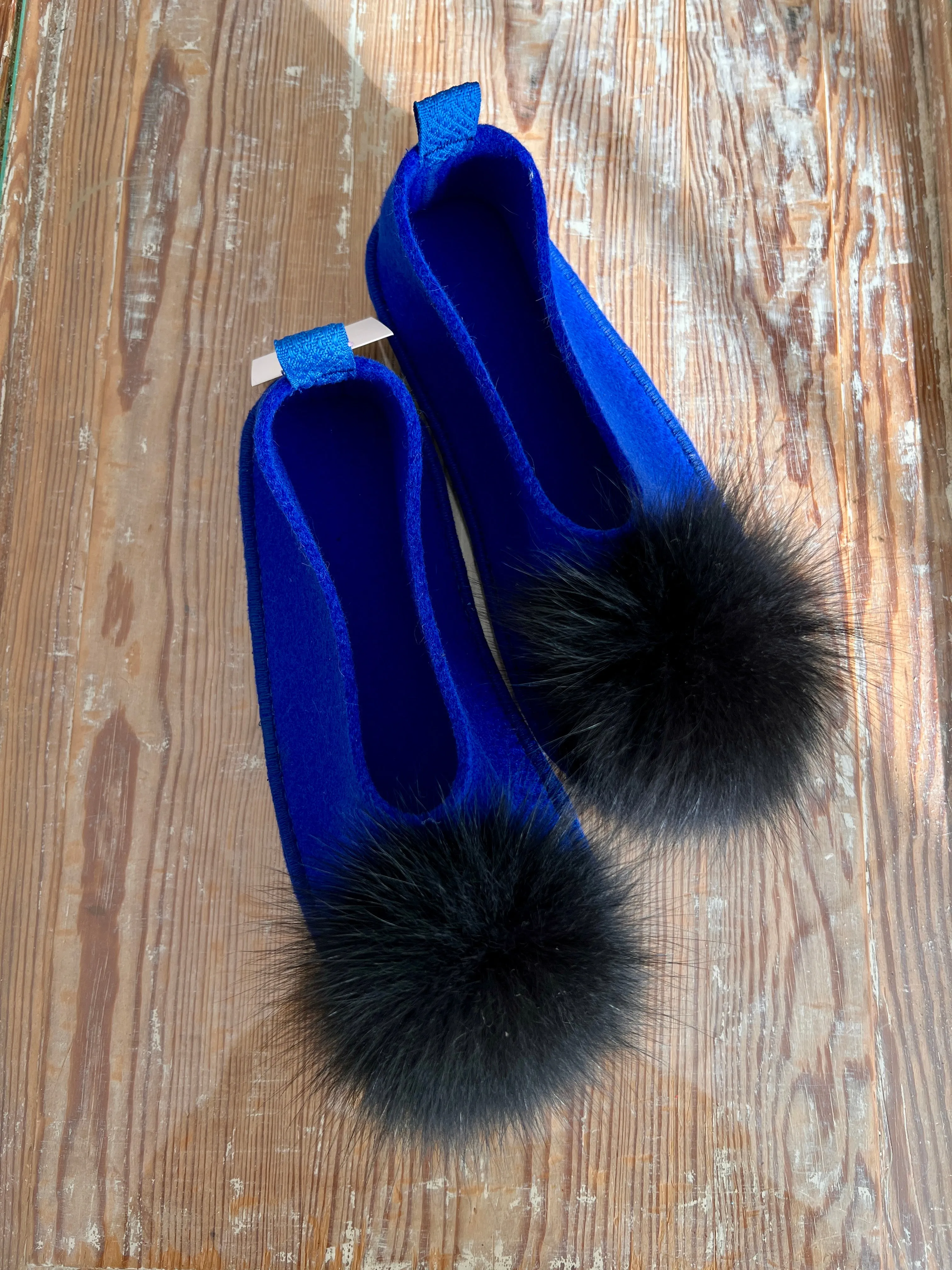 BLUE BLACK slippers