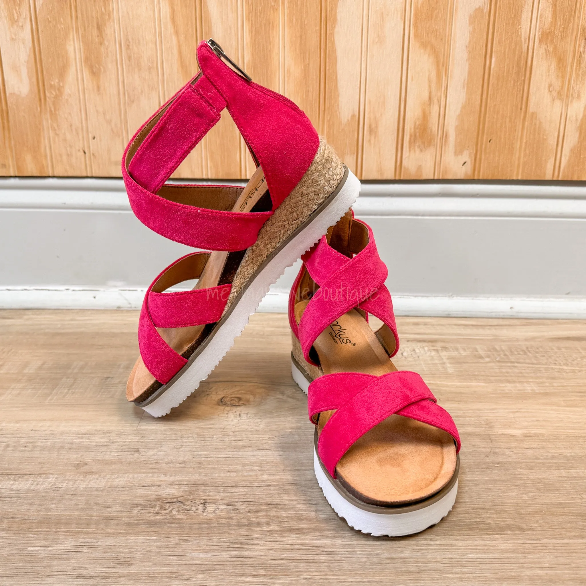 Double Dutch Wedge in Fuchsia