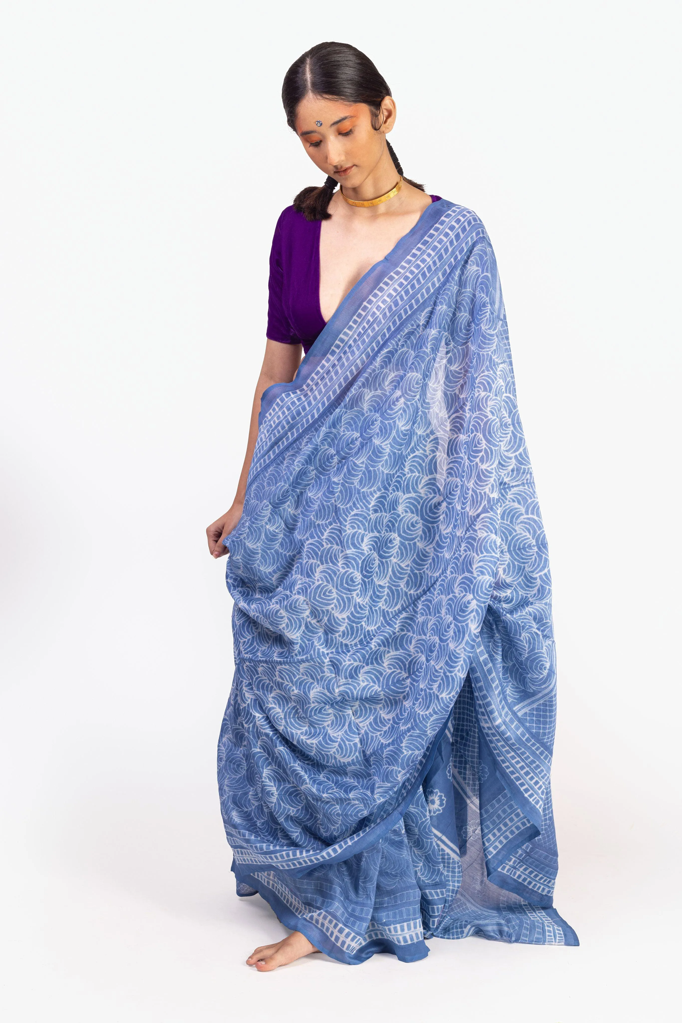 Kaisori Inayaat light blue Shibori print saree