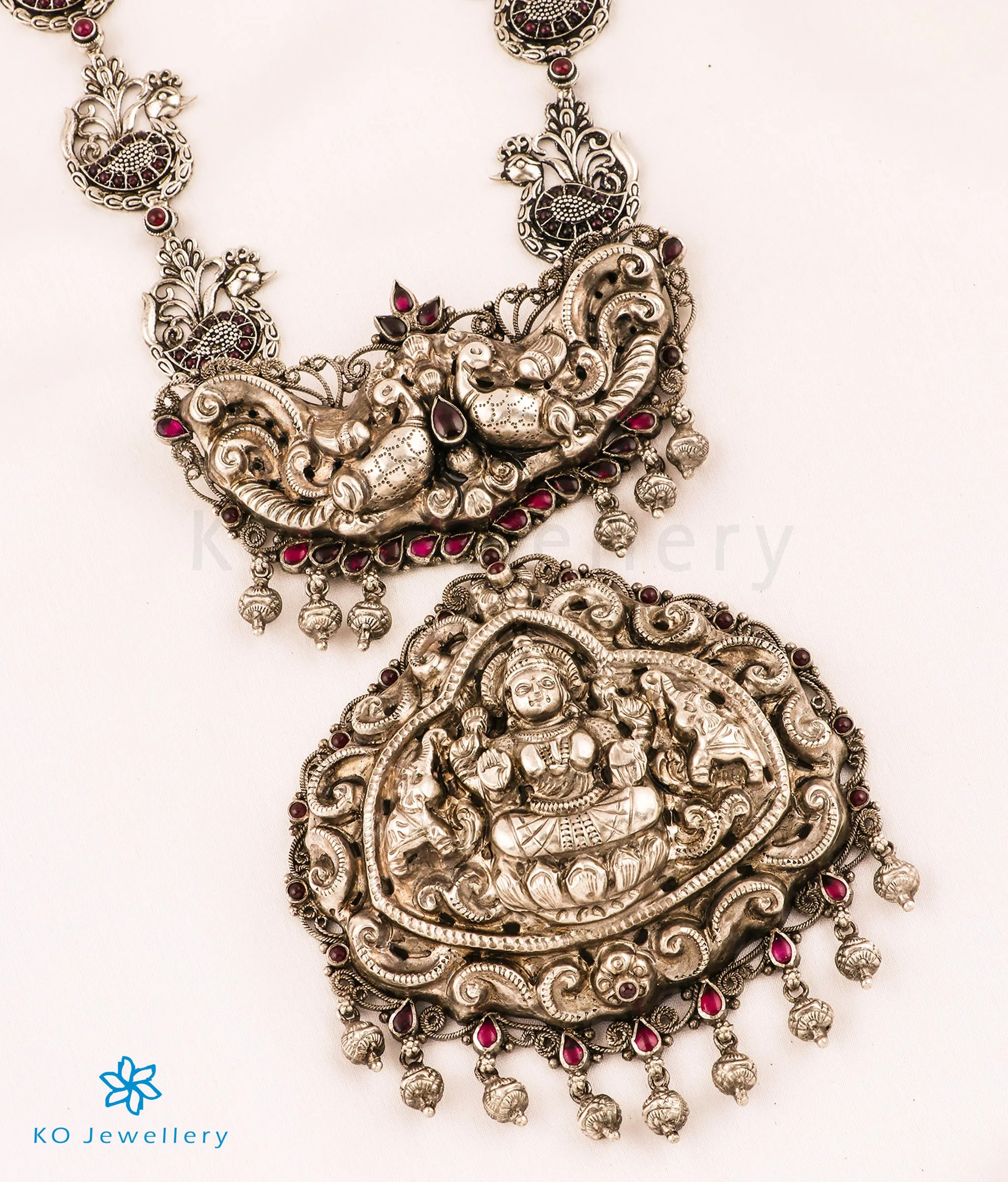 The Deepta Lakshmi Silver Nakkasi Peacock & Kemp Necklace (Oval)