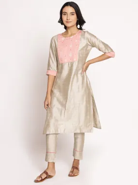 Women Beige Solid Straight Kurta